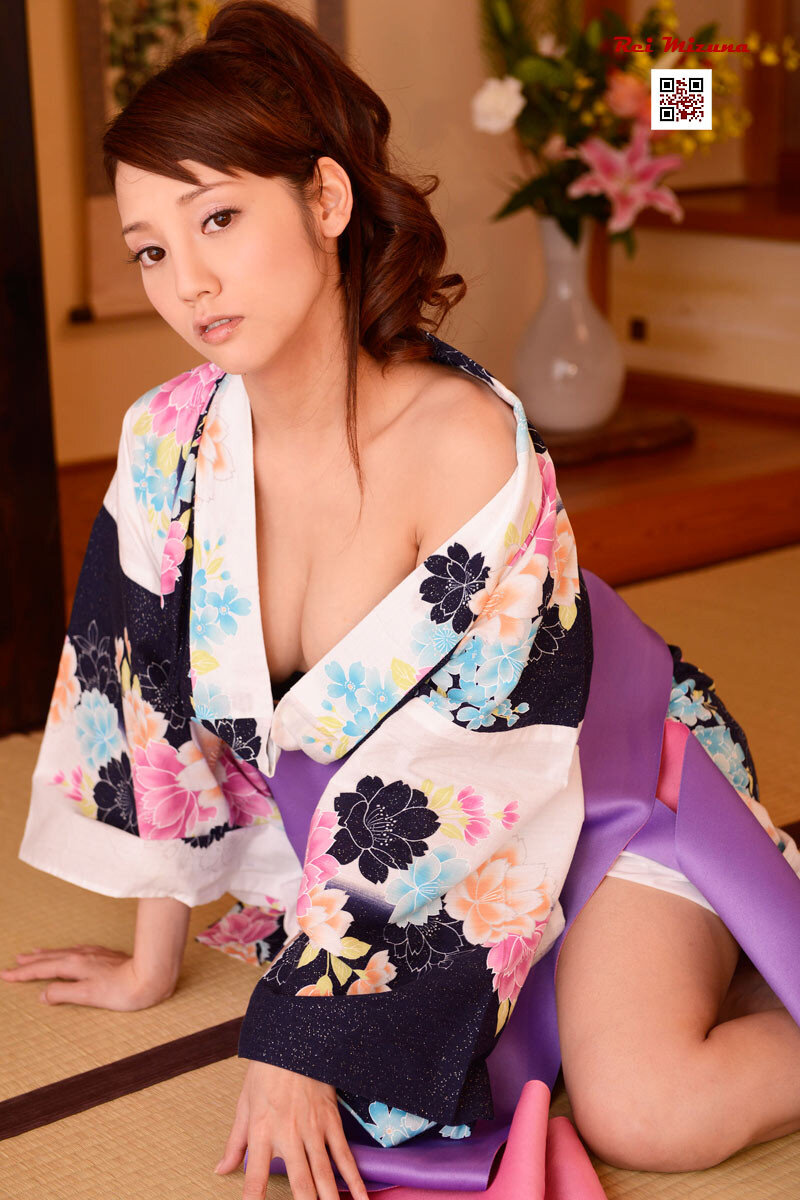 AV Idol Rei Mizuna Sexy Poster picture