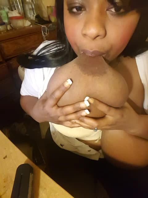 Sexy Rene Love sucking her own glorious boobs picture
