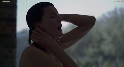 Rene Russo – Velvet Buzzsaw 1080p nightwear lingerie toplesss sex scenes picture