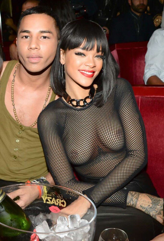 Rihanna See Through Public Shots picture
