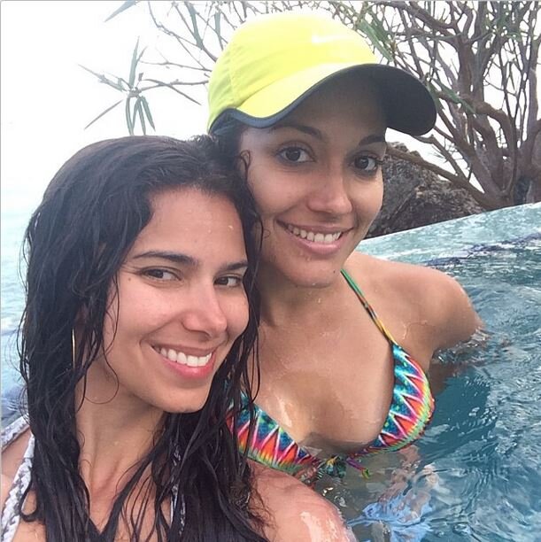 roselyn sanchez hot tub selfie picture