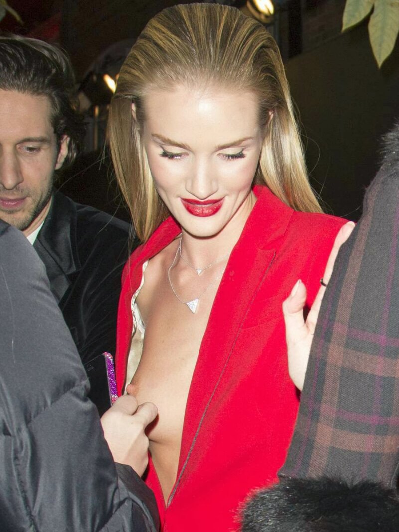 Rosie Huntington-Whiteley Nip Slip and Sideboob at British Fashion Awards in London picture