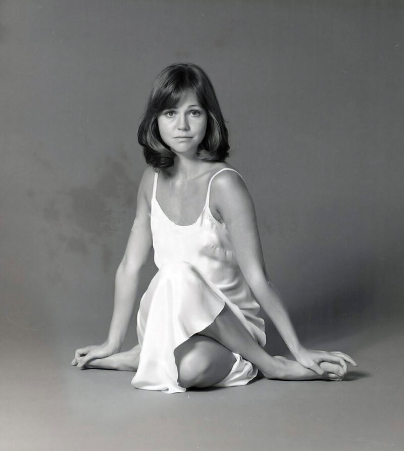 Sally Field -11/46 -5'3''- 34-25-34''- 32B-Bra - 117lbs - 6-Shoe, Love her, Eat Her All Over - YUMMY! picture