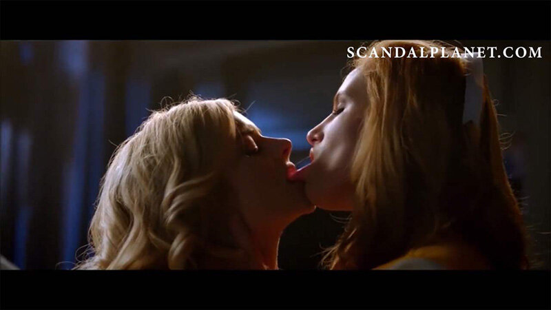 Bella Thorne Kissing Samara Weaving is Here Too ! picture