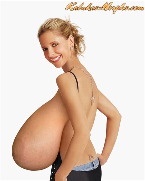 Sarah Michelle Gellar Massive Side Boobs Topless picture