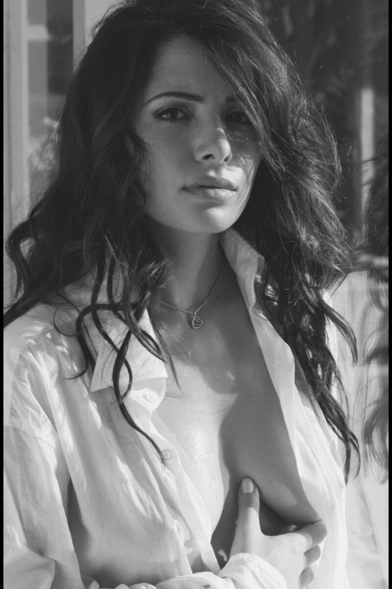 Sarah Shahi - 1/80 - 5'3''- Totally Hot Texan....Yum! Yum! picture