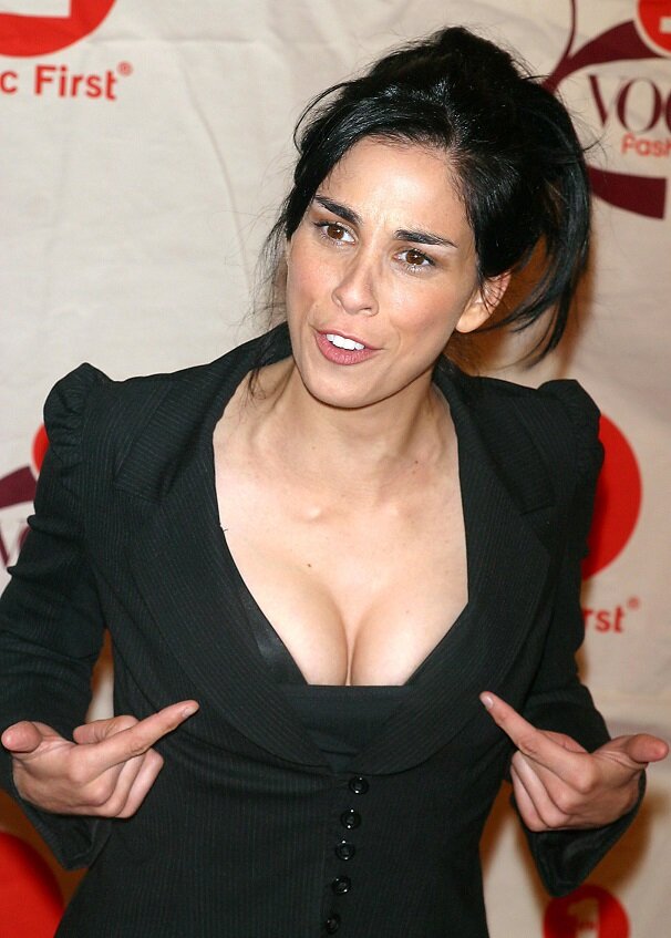 SARAH SILVERMAN -THE 2002 VH1/VOGUE FASHION AWARDS picture