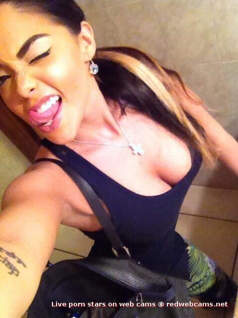 Porn Star Selena Rose Twitter Selfie picture