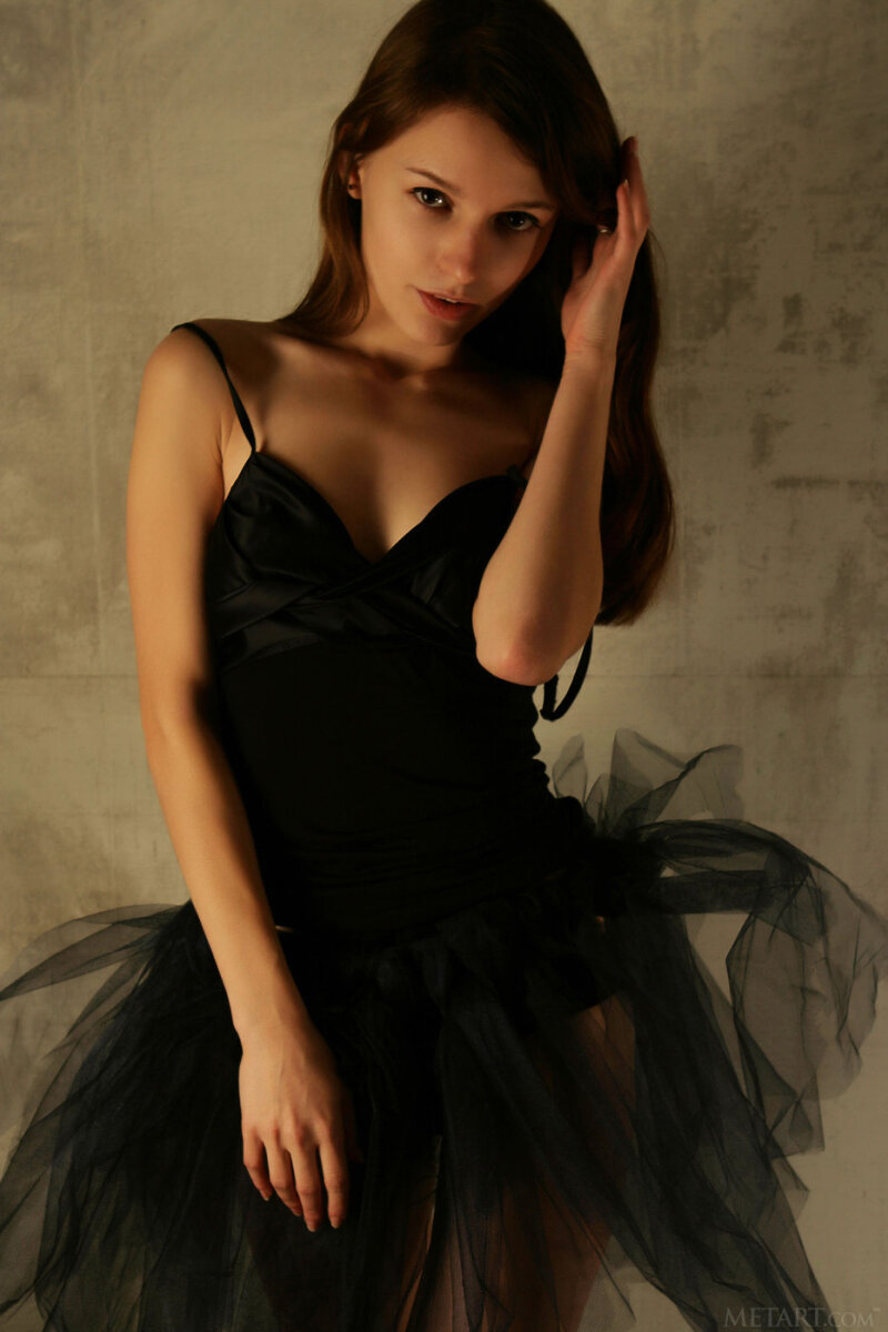 Sofi Shane in black dress picture