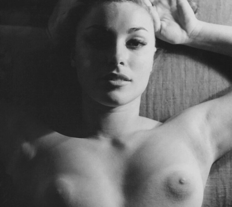 actress Sharon Tate nude picture