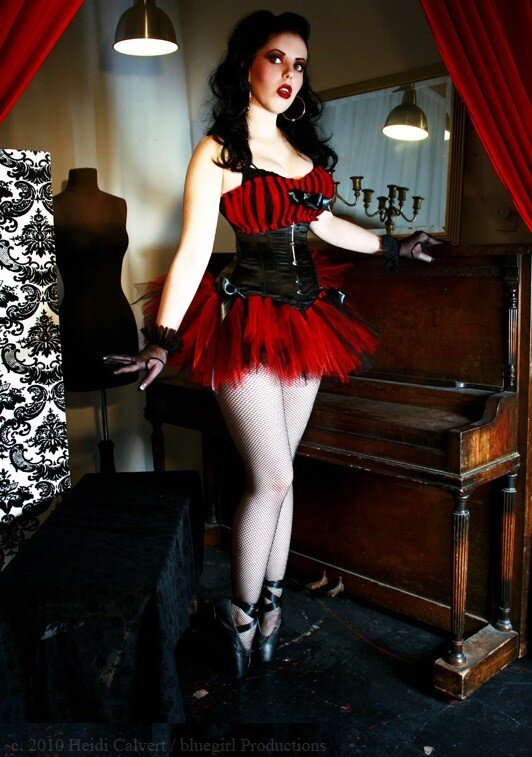Alt Model Shayla Corpse In A Cute Bright Red Gothic Dress picture