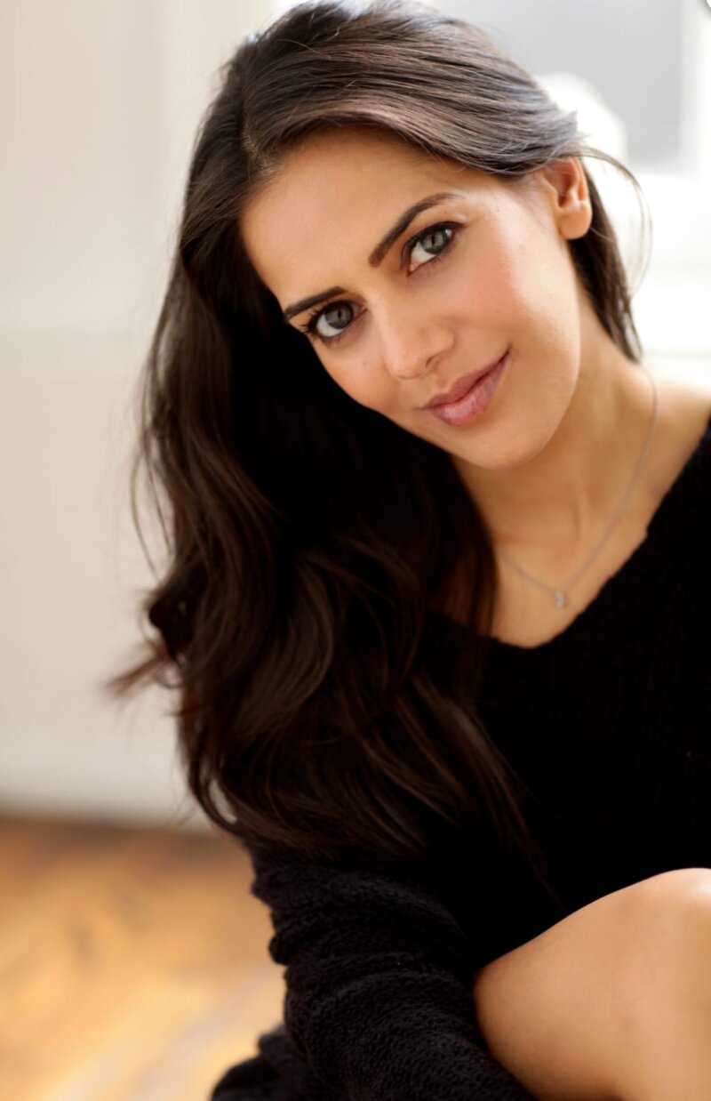 Gorgeous brunette Sheetal Sheth picture