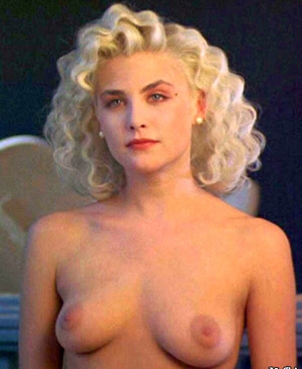 Sherilyn Fenn -2/65 -5'4''- 36C-25-35''- 123lbs - 7-Shoe, -MILF Natural, Cunnilingus! - Yum! Yum! picture