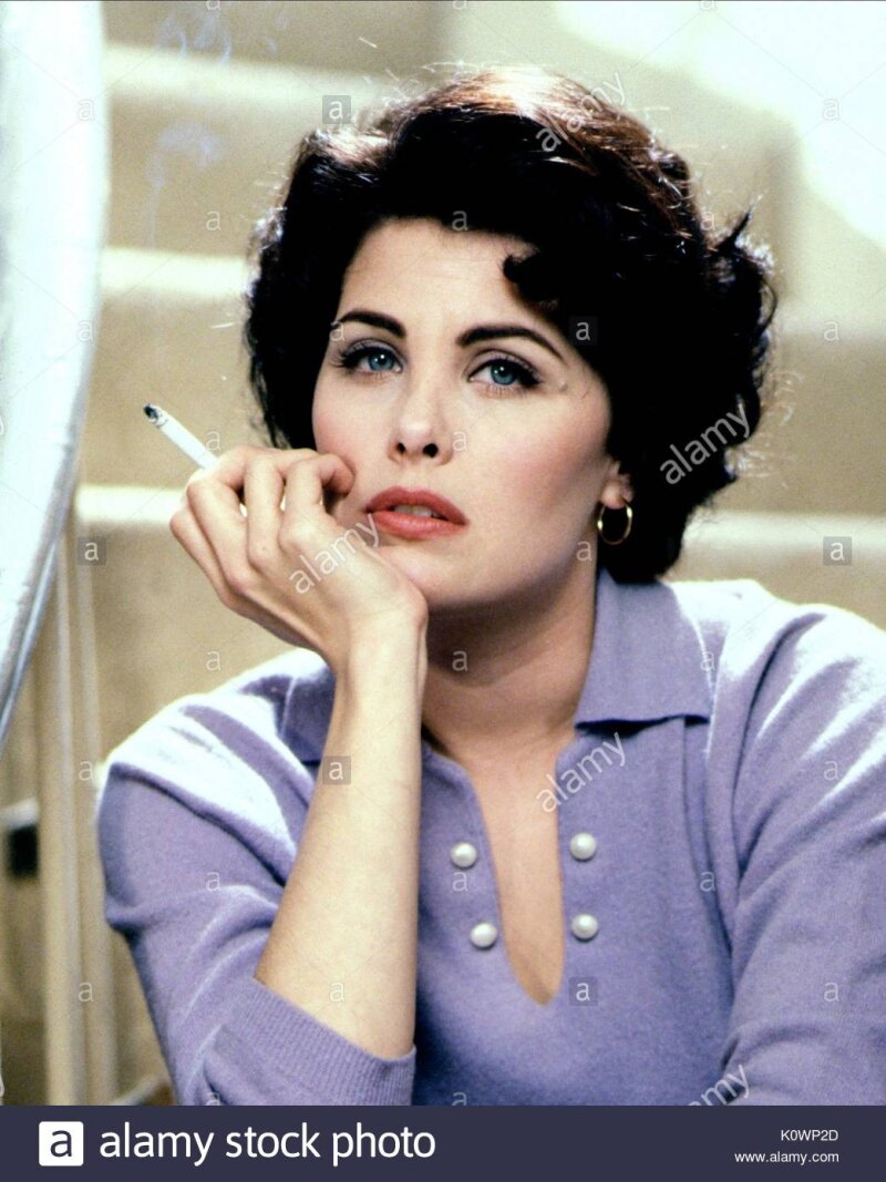 Sherilyn Fenn smoking picture