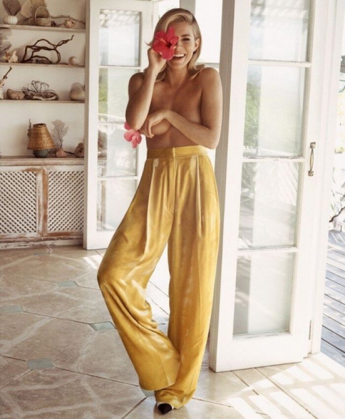 La sublime Sienna Miller dévoile son corps sexy picture