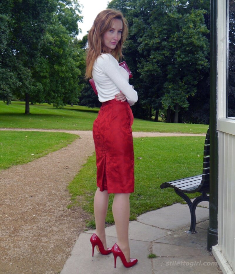 Stunning Sophia Smith is elegant in red high heels picture