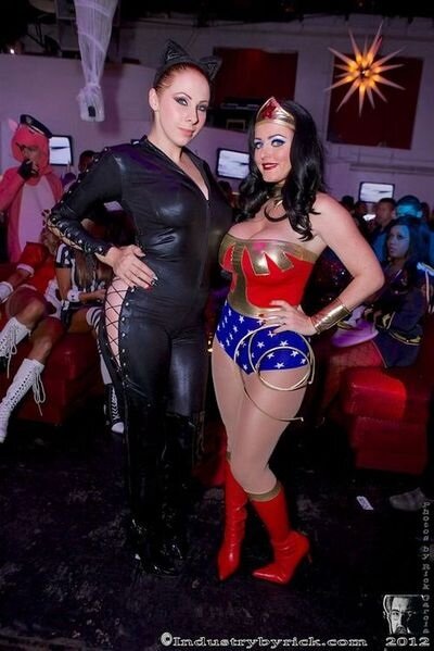 Gianna Michaels and Sophie Dee pose in sexy costumes picture