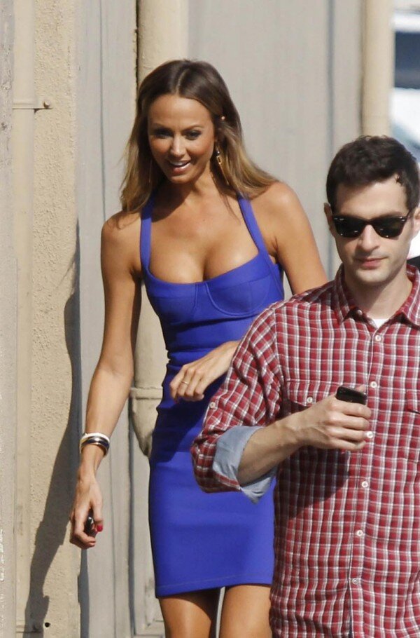 Stacy Keibler Deep Cleavage On The Show picture