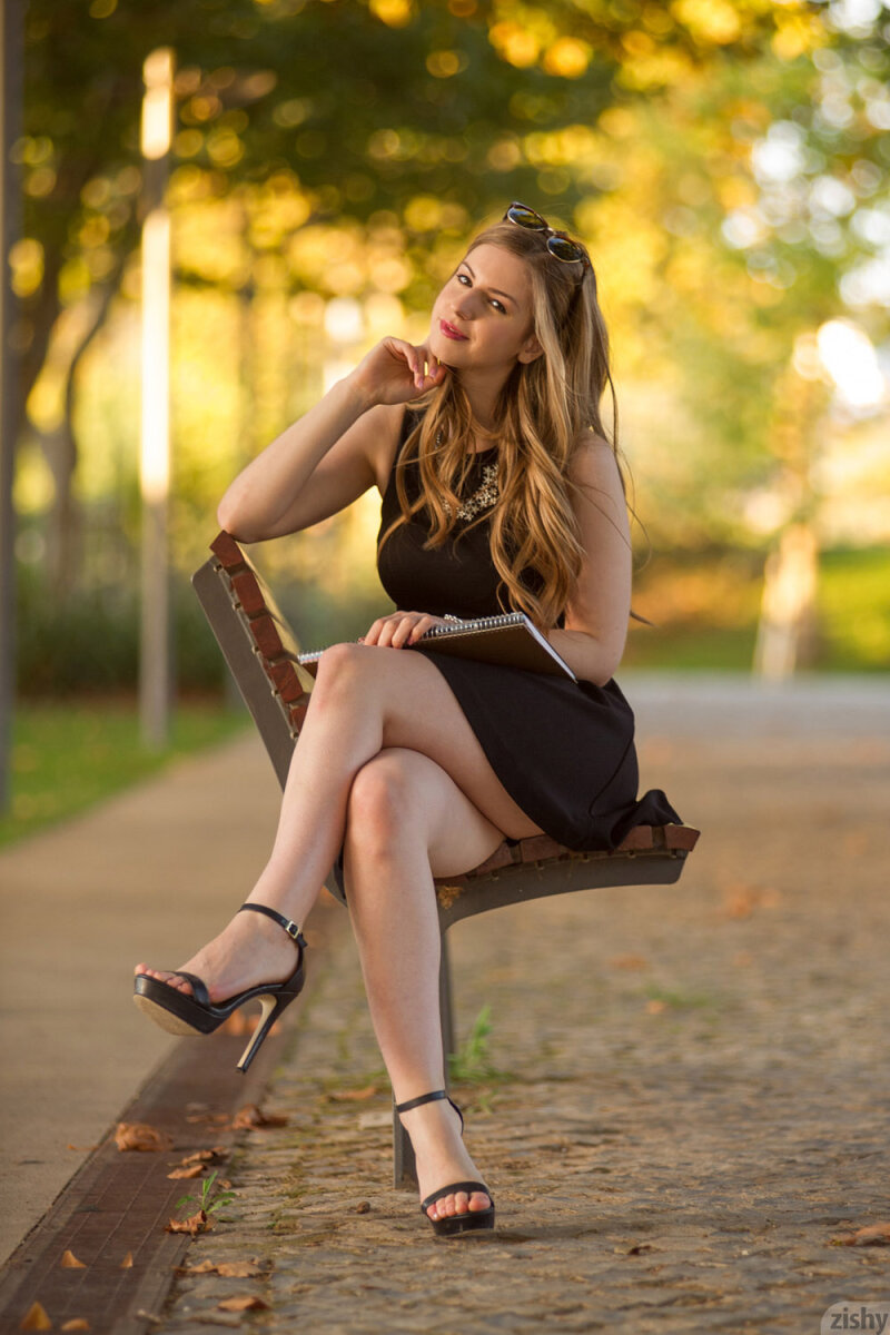 stella cox crossed legs picture