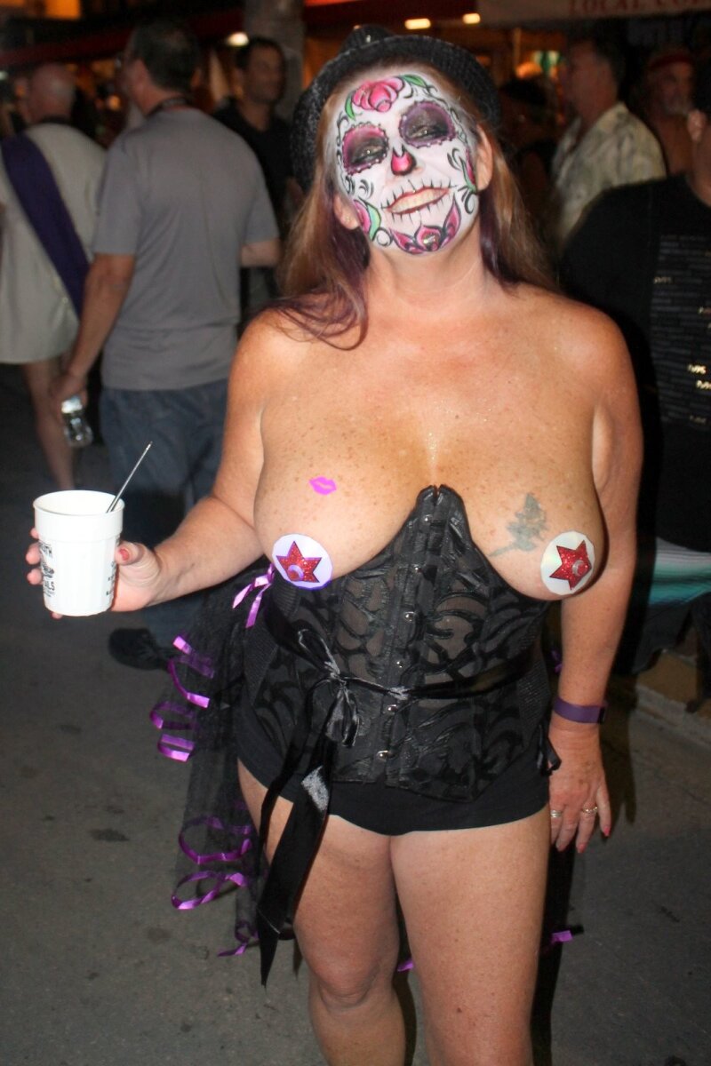 Sugar skull and sweet boobs! picture