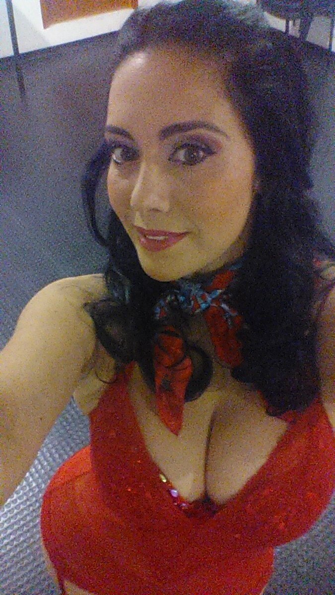 Mexican Actress Sugey Abrego Looking Sexy Backstage picture