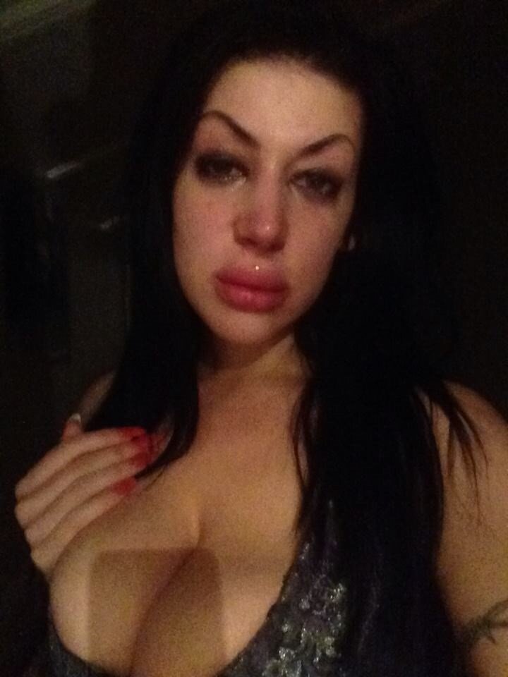 Micky Syndrome is crying with tears onto her massivly huge breasts & tits - fota cryy emo picture