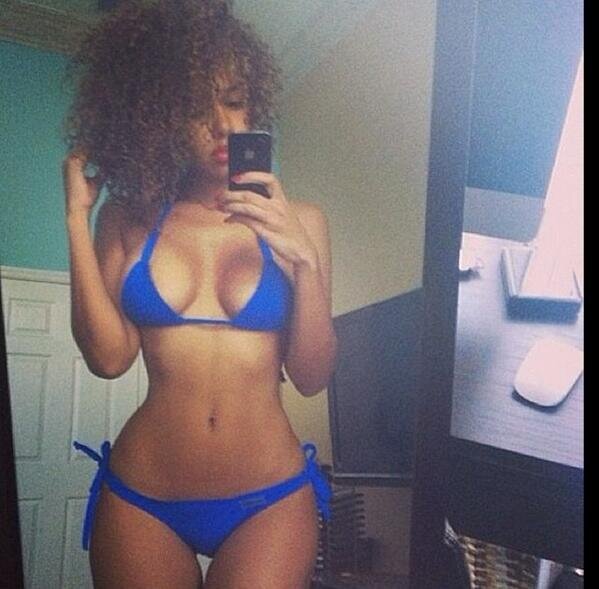 aisha thalia bikini selfie picture