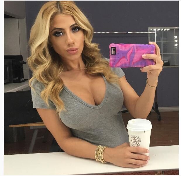 Valeria Orsini Instagram Pics picture