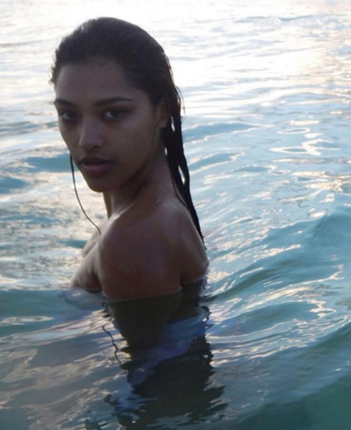 Vanessa White Topless in the Sea picture