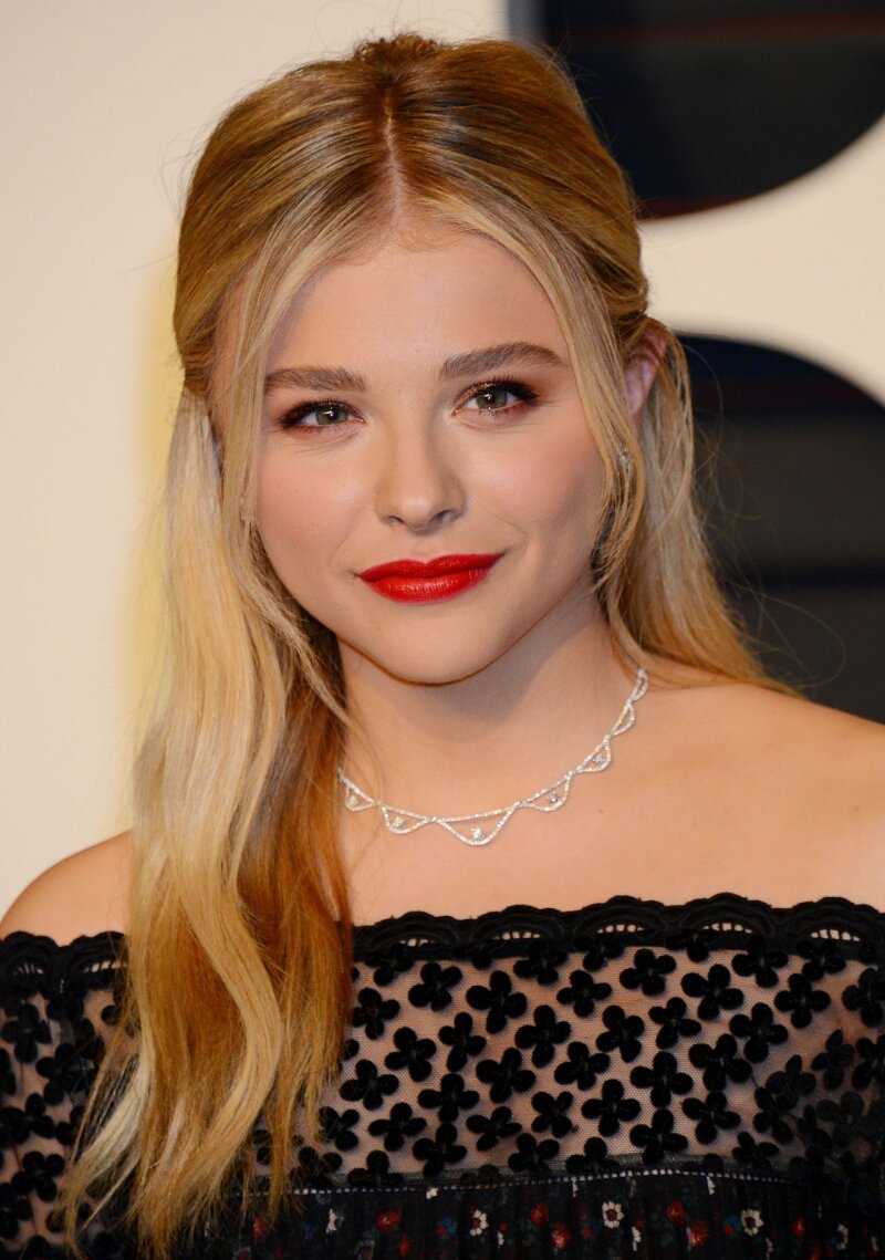 Chloe Moretz -2/97 -5'4''- 32A-24-34''- 119lbs - 8-Shoe, Vanity Fair, Oscar Party, Hollywood, 2015 picture