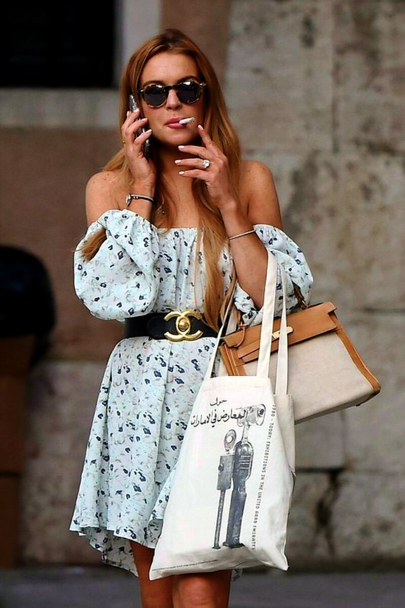 Lindsay Lohan looked relaxed and carefree as she enjoyed a leisurely stroll in Venice on Sunday afternoon. picture