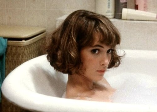 Winona Ryder bath picture