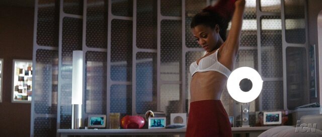 Zoe Saldana Undressing picture