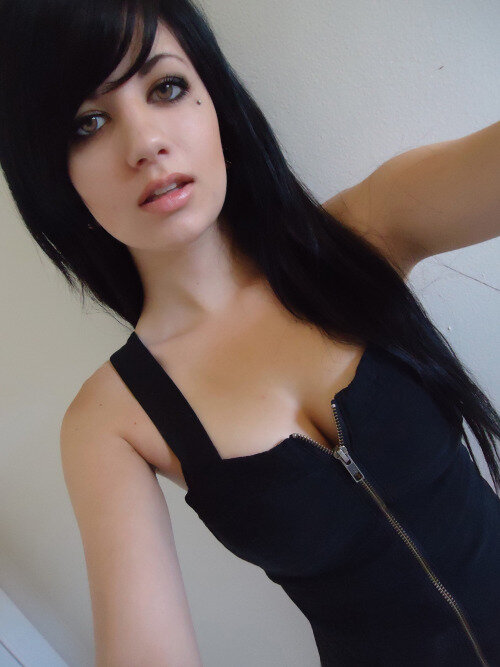 Sexy Emo Slut picture