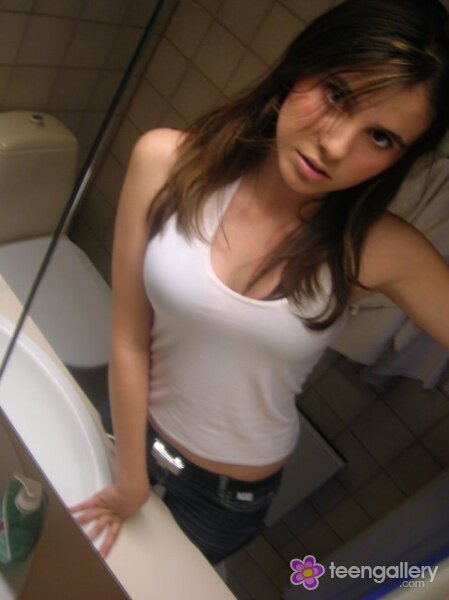 Big boob bathroom selfie picture