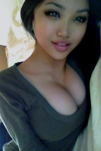 Perfect smile, perfect breasts picture
