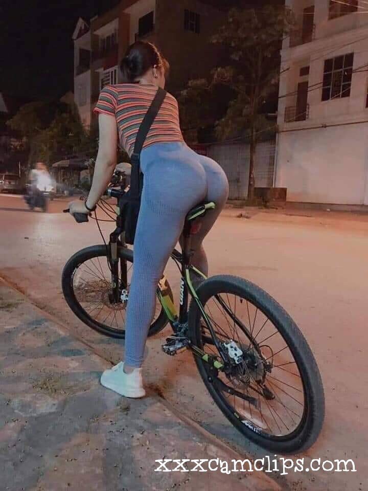 Nice ass Asian on bike picture