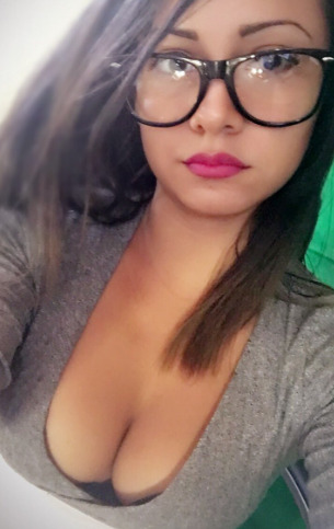 她希望有人玩boobcams.net/lilith_petite picture