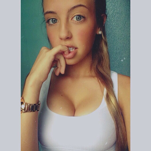 Sevimli sarışın picture