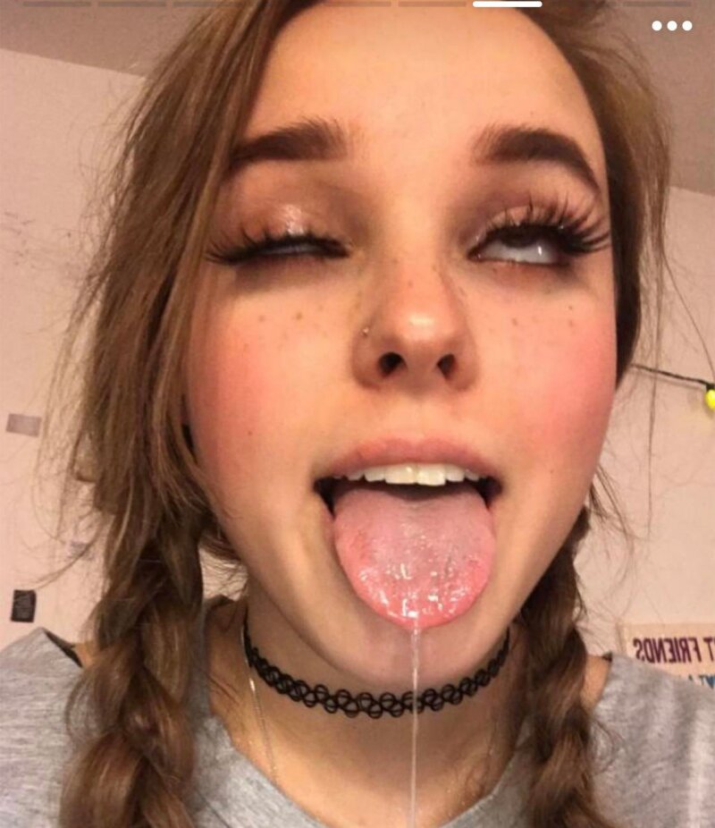 Ahegao salyası picture