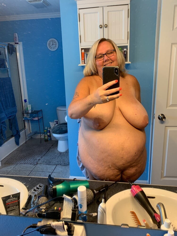 BBW Busty Wench keeping me happy while I'm out picture
