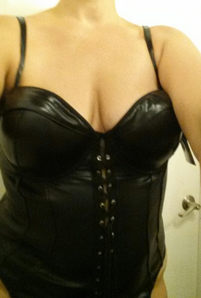 slick bustier picture