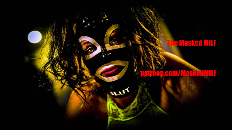 SIgnature photo of a horny Masked MILF picture
