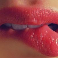  Lips Non Nude  pics