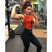  Female Muscle Fit Selfie  pics