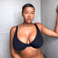  Big Tits Bra Cleavage  pics