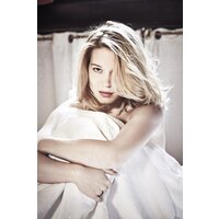  Bed Celebrity Lea Seydoux  pics