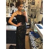  Brunette Celebrity Dress  pics