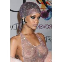 Celebrity Non Nude Rihanna  pics