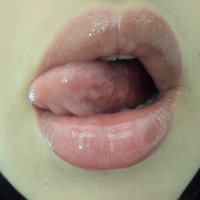  Babes Lips Non Nude  pics